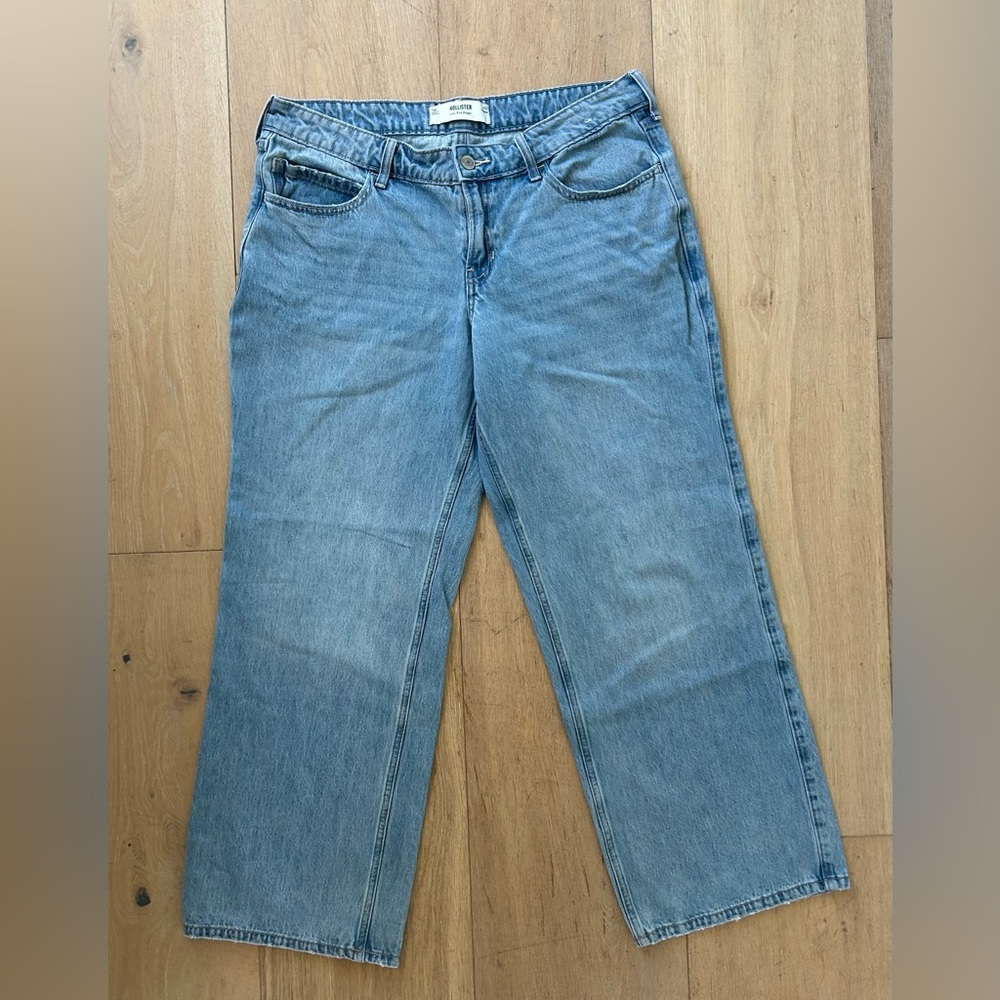 Hollister Women's Light Wash Low-Rise Jeans